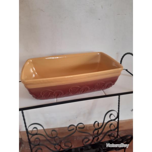 Terrine ou plat en gr�s allant au four