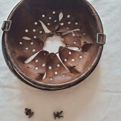 Int&eacute;rieur 64  de casque + 3 rivets WW2 ( tout est ORIGINAL)