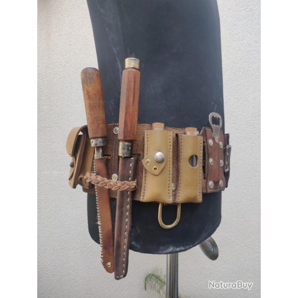 kit barbecue ceinture cuir avec accessoires vintage UNIQUE