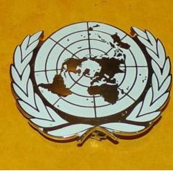 NATIONS UNIES, Insigne de B&eacute;ret, &eacute;mail, FABRICANT MMI IRELAND&nbsp;,HOMOLOGATION SANS,&nbsp;ETAT VOIR PHOTO&nbsp; .