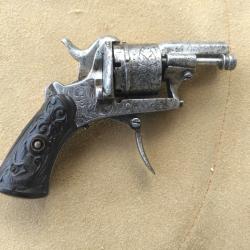 Revolver puppy 5mm broche