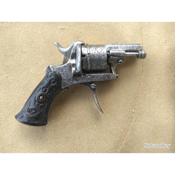Revolver puppy 5mm broche