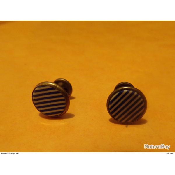 PAIRE DE BOUTONS DE MANCHETTES DE L'ECOLE MILITAIRE DE SAINT CYR�TYPE 2 , BON ETAT VOIR PHOTO .