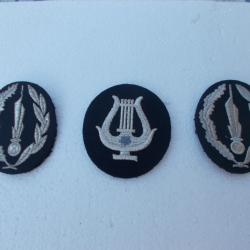 lot insignes casquette police, &agrave; l'unit&eacute;,etat neuf