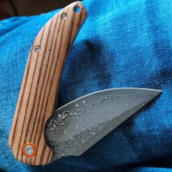 Vends couteau neuf manche bois, acier damas v&eacute;ritable ,21 cm ouvert, 9,5 cm de lame