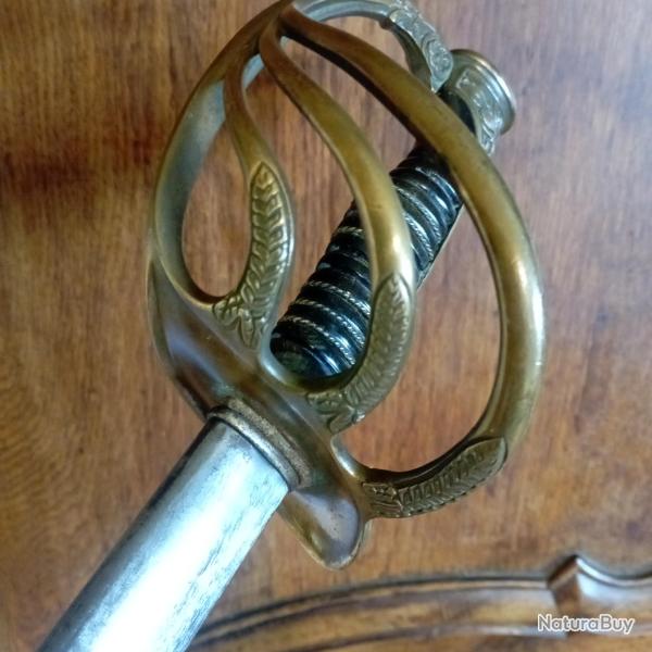 Sabre d'officier de cavalerie lourde avec monogramme de l'officier