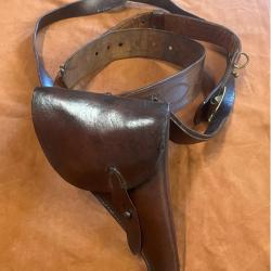&Eacute;tui revolver d'ordonnance 1892 simplifi&eacute; 1916 avec sa sangle et ceinturon r&egrave;glementaire