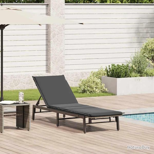 Chaise longue avec coussin gris r�sine tress�e