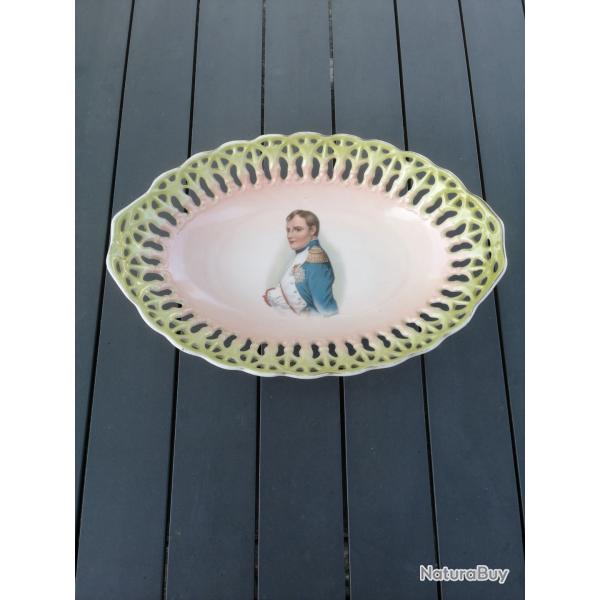 Ancien Plat en porcelaine Napoleon