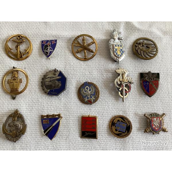 LOT D'INSIGNES MILITAIRE