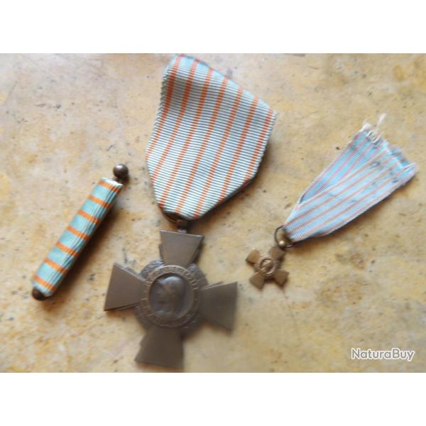 lot m�daille croix combattant bronze ruban clair d'origine + miniature + rappel