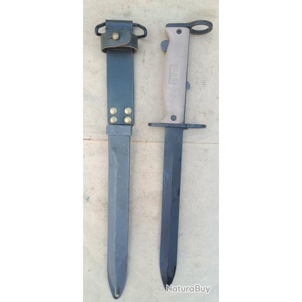 Baionnette de MAS 49/56 plaquettes sable --- RARE---