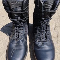 Chaussures Magnum taille 45