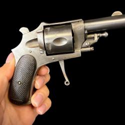 GROS REVOLVER ATYPIQUE cal. 320