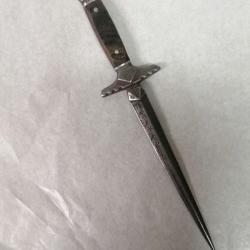 Dague de vertu stylet