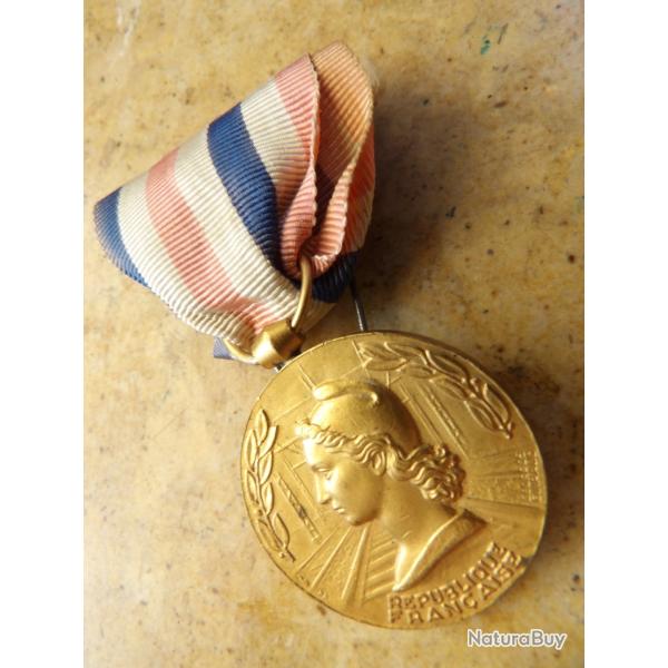 1 d�coration M�daille honneur des cheminots Chemin de fer SNCF attribu�e 1953 C.Glessy
