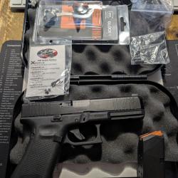 GLOCK 17 GEN5 d&eacute;tente Glock Performance et organes de vis&eacute;e m&eacute;talliques mallette compl&egrave;te