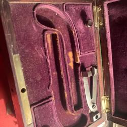 Coffret pour deux revolvers anciens