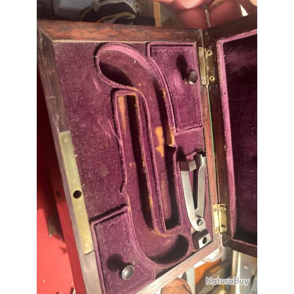Coffret pour deux revolvers anciens