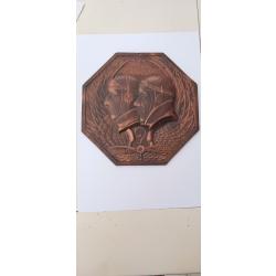 Plaque ancienne (bronze) octogonale 19 cms x 19 cms aviateurs BELLONTE COSTES