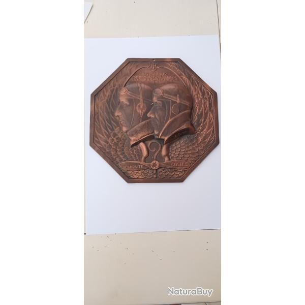 Plaque ancienne (bronze) octogonale 19 cms x 19 cms aviateurs BELLONTE COSTES