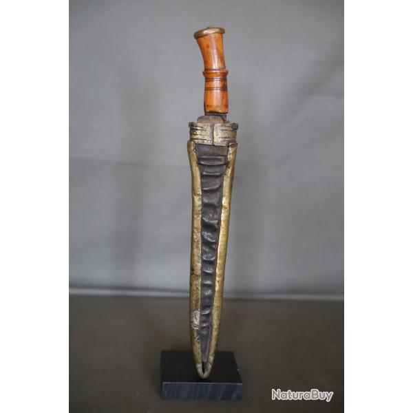 Un couteau utilitaire N�p�lais dans le style des kukris - n�pal, 19�me d�but 20�me si�cle