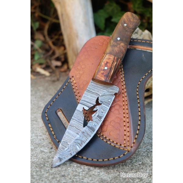 Couteau Drop Point Damas Dauphin dans la Lame 256 Couches Manche Bois Beau Etui Cuir F Artisanale