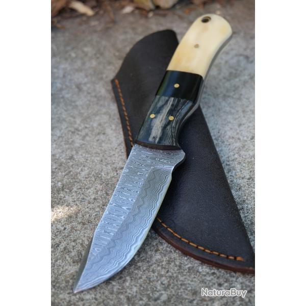 Skinner Couteau Damas Lame 256 Couches Lame Drop Point Manche Os/Bois Fabr Artisan Etui Simili CuirC