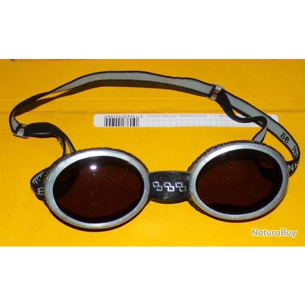 LUNETTE DE MONTAGNE TYPE CHASSEURS ALPINS ,  BON  ETAT VOIR PHOTOS .POUR TOUT RENSEIGNEMENT ME CONTA