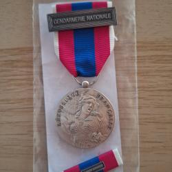 medaille de la d&eacute;fense nationale argent et barrette