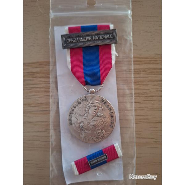 medaille de la d�fense nationale argent et barrette