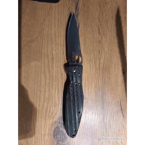 Couteau MCUSTA.