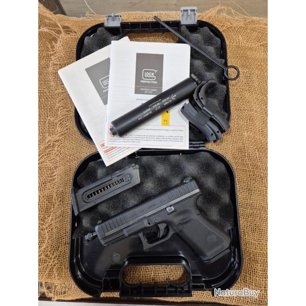 Glock 44 22LR ... SUPER �TAT  tr�s tr�s peu tir�  vendu avec mod�rateur BT