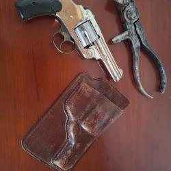 Ensemble Revolver Smith & Wesson safety Hammerless 38 sw + pince rechargement Ideal Tool + &eacute;tui cuir