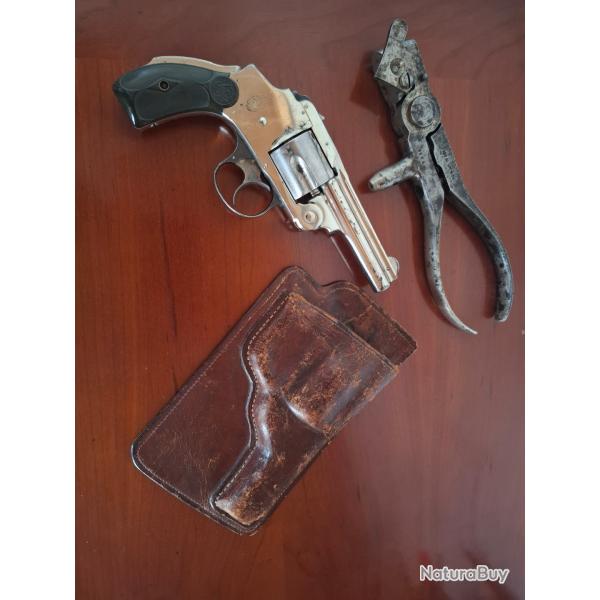 Ensemble Revolver Smith & Wesson safety Hammerless 38 sw + pince rechargement Ideal Tool + �tui cuir