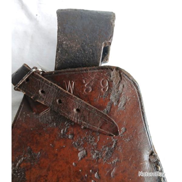 Equipement - DE289712.a  Fer de hache avec �tuis
