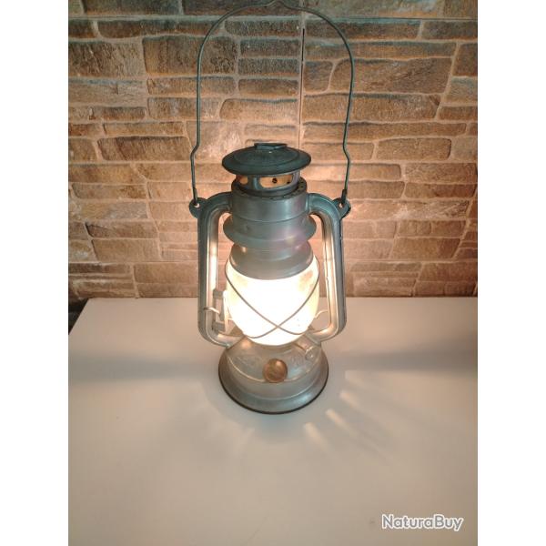 Ancienne lanterne lampe � p�trole vintage collection d�coration fonctionnel