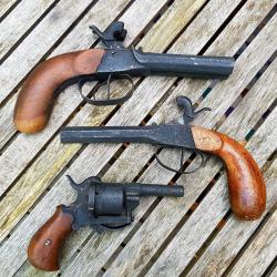 Lot pistolets et revolver de poche