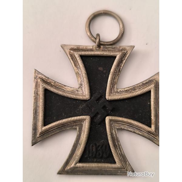 Croix de fer - d�coration militaire Allemande de la seconde guerre mondiale - sous forme de broche