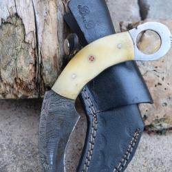 Couteau Karambit Lame Acier Damas 256 Couches Manche Os Etui Cuir Fabr Artisanale 01