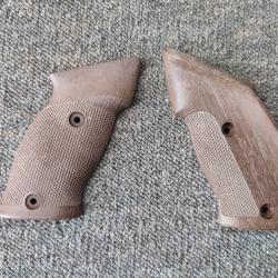 Paire de plaquettes ergonomique quadrill&eacute;es en ABS imitation bois pour PISTOLET DIANA G5