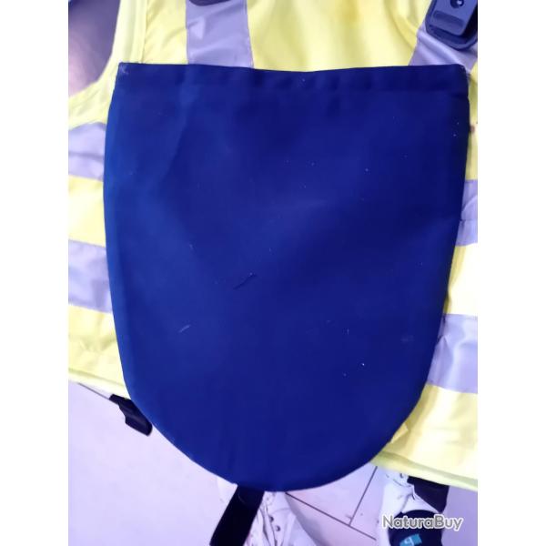 ENCHERE PROTEGE AINE DES FORCES SWAT PARE BALLES 3A ET PARE LAMES  32x27 cm SAPI