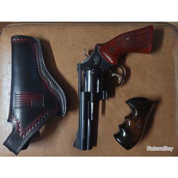 RARE S&W 29.5 /5 POUCES 44MAG + DEUXIEME CROSSE ET ETUI EXCELLENT ETAT
