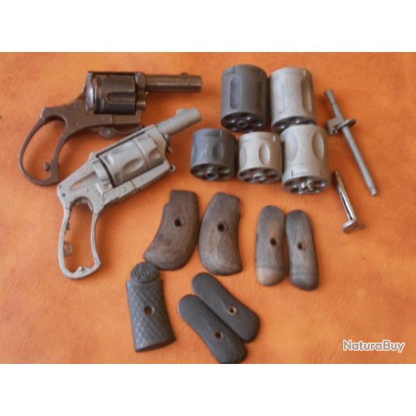 lot de pi�ces pour revolvers bulldogs et autres .
