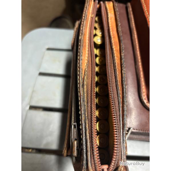 Sacoche cuir, cartouchiere pour 28 cartouches + Papiers