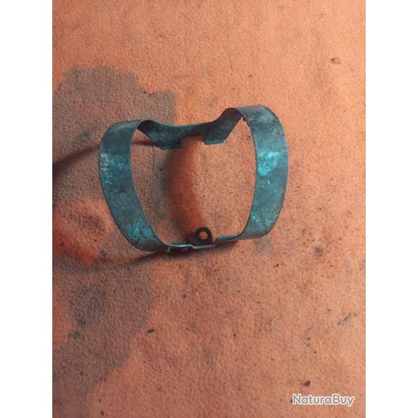 Support de fixation d�broussailleuse Robin NB04 p�se 85gr