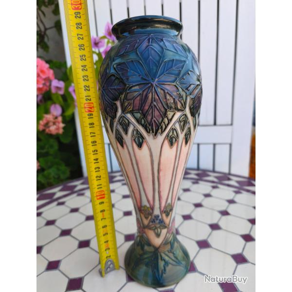 VASE EN CERAMIQUE ANGLAISE MOORCROFT - DECOR SYCAMORE / MAPLE TREES - ANNEE 1993 - 28 CM - MODELE FI