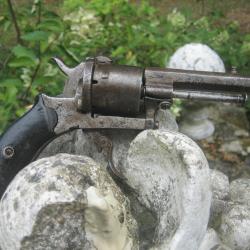 revolver a broche