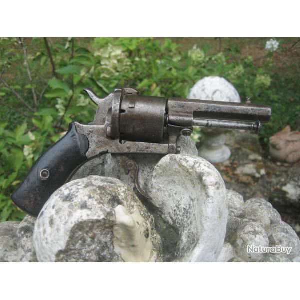 revolver a broche