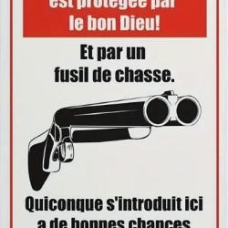 Panneau de protection rustique en bois - Cette Maison est prot&eacute;g&eacute;e par le bon dieu et par un fusil 2